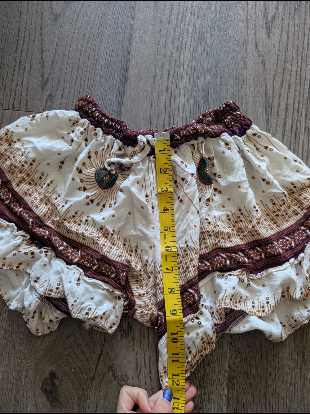 Boho Cream Ruffle Shorts - Picture 3 of 5